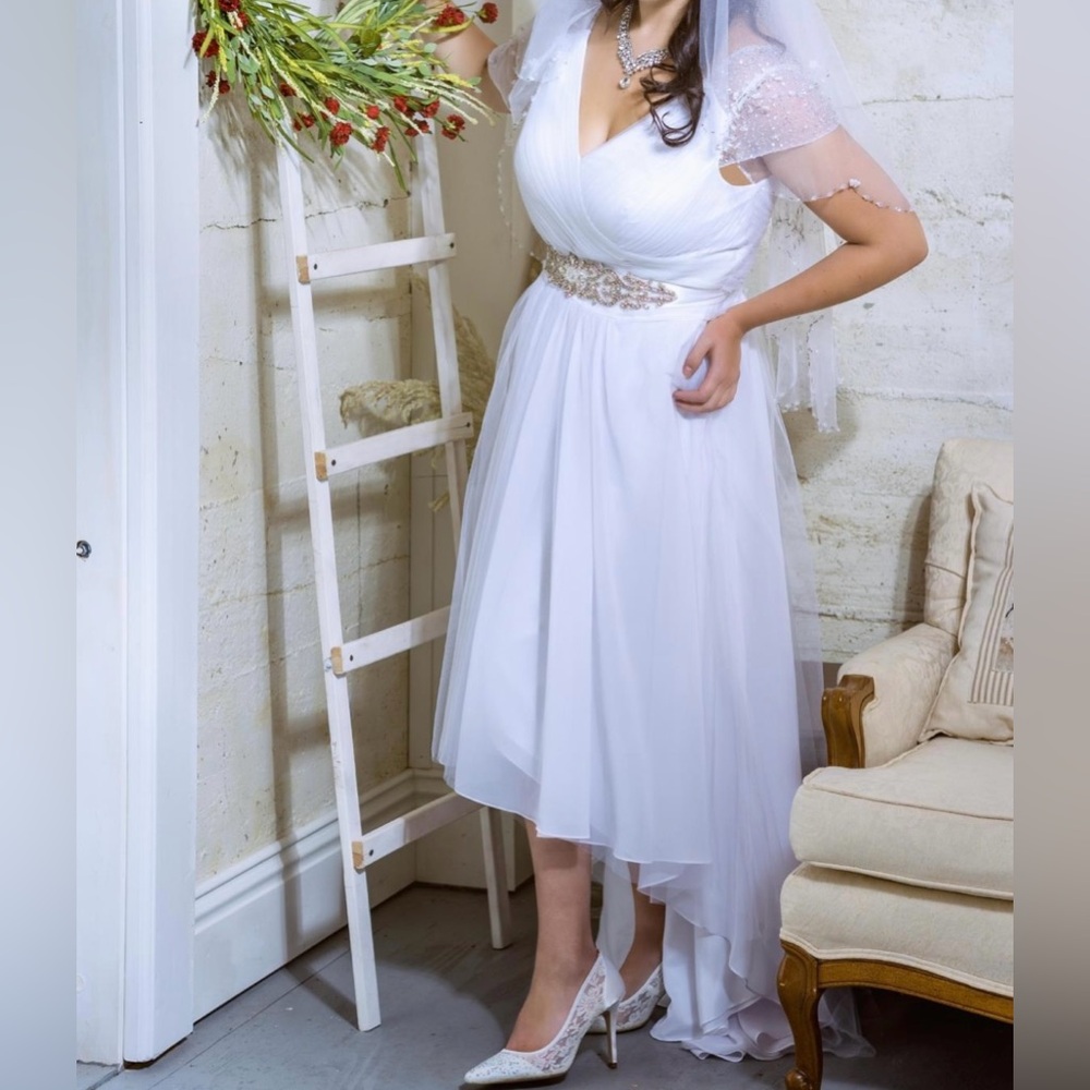 JJ’s House white tulle formal gown size 16